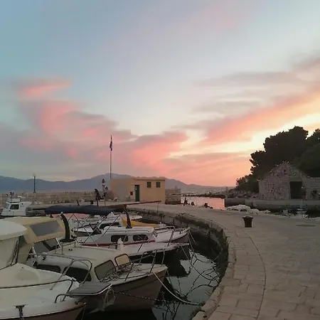 Zana Apartman Gradac