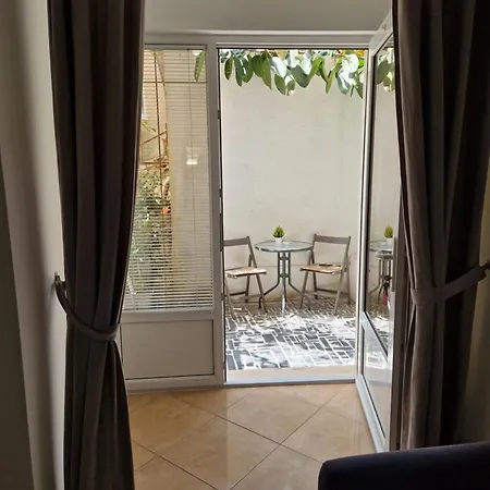 Zana Apartment *