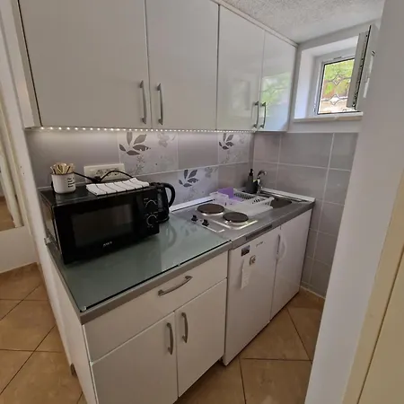 Zana Apartment *