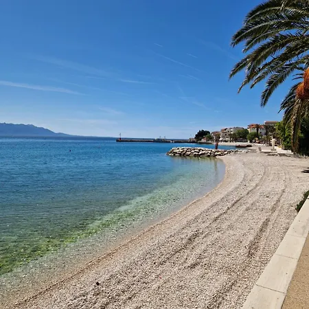 Zana * Gradac (Split-Dalmatia)
