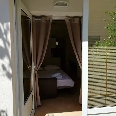 Zana Apartment *