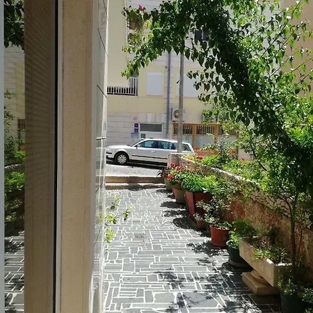 Zana Apartment