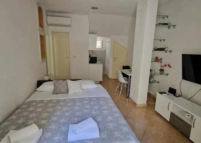 Zana Apartman Gradac