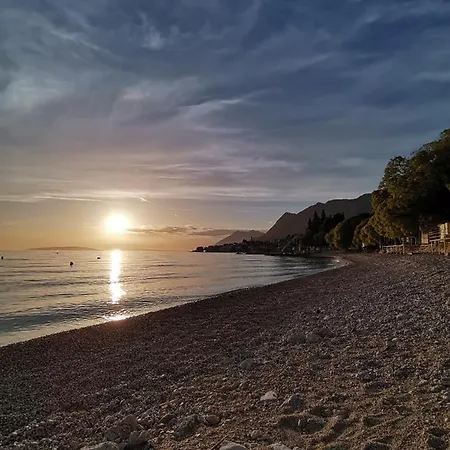 Zana * Gradac (Split-Dalmatia)